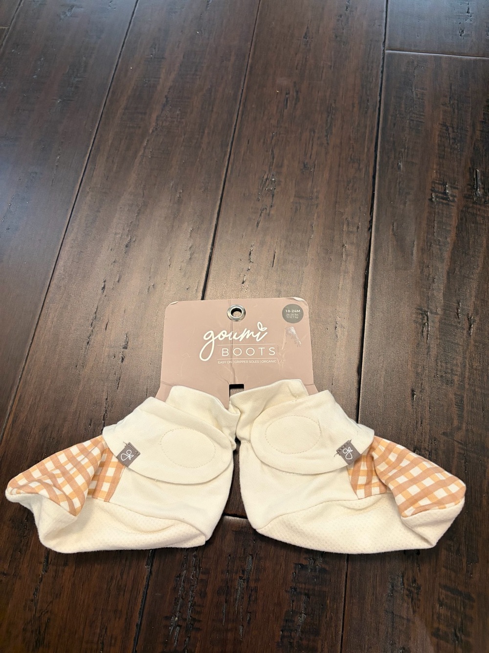 Goumí Baby Booties in Cream with Tan Gingham Accents picnic